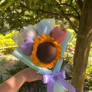 ramo 4 tulipanes y 1 girasol