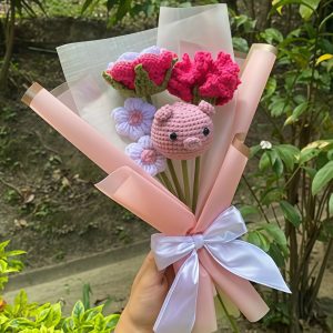 ramo 2 margaritas tipo puf, 1 rosa, 1 clavel y 1 cerdito